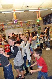 lakeview-peer-mentor-dance-party-7