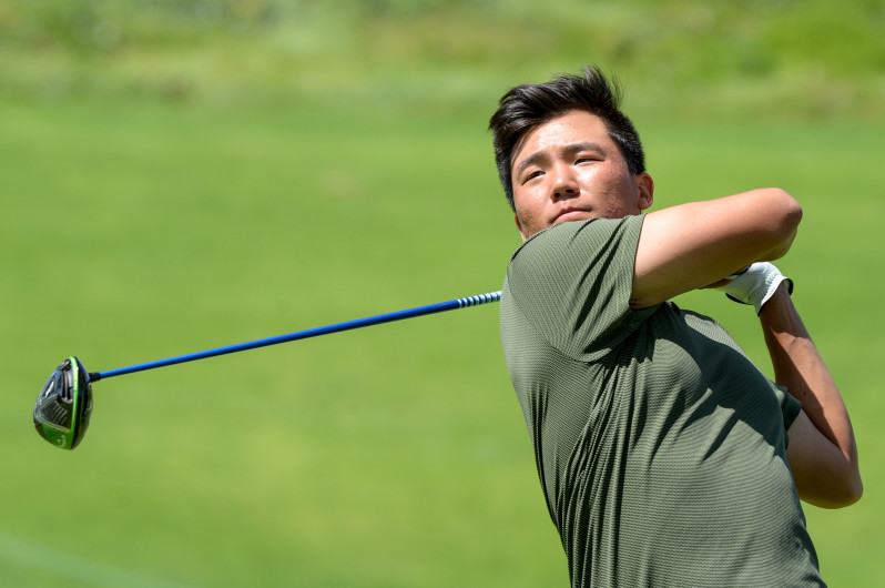 Ricky Castillo reaches round 32 in golf championship.