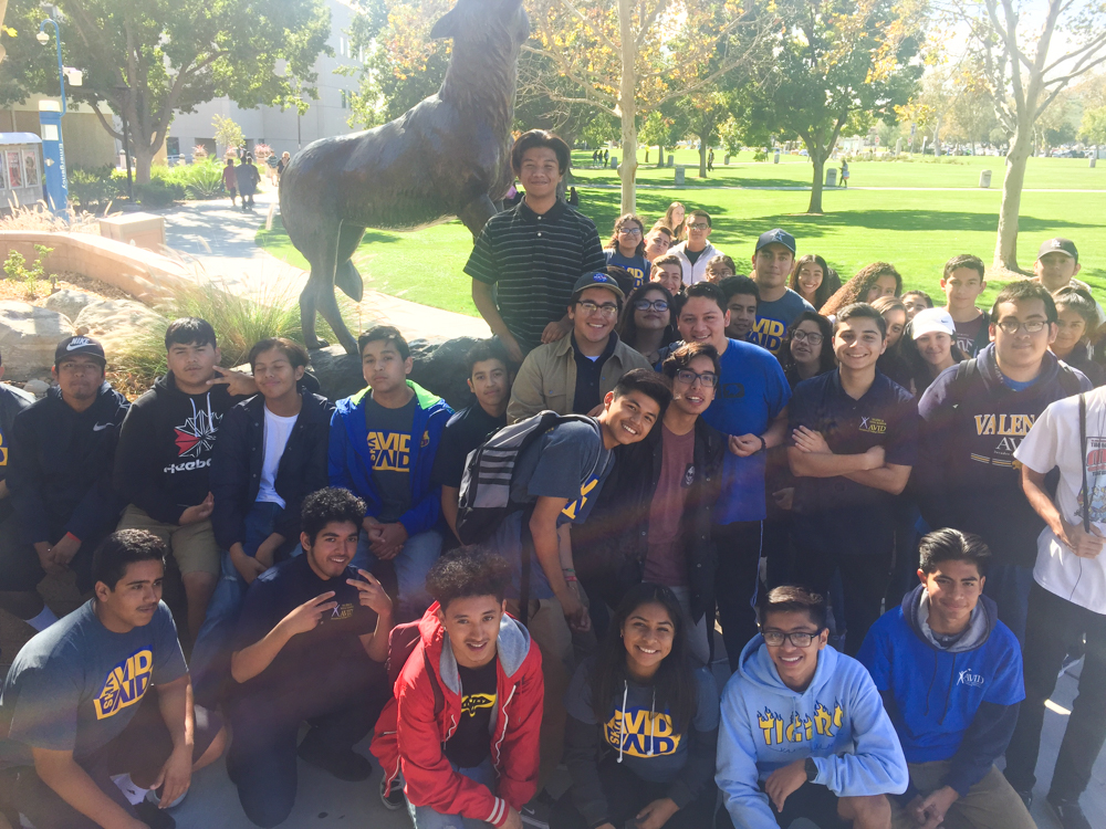 Valencia AVID students touring college campuses.