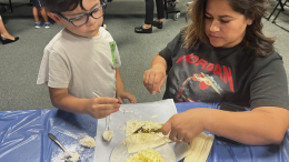 Glenview Elementary Hosts Inaugural DLA Bicultural Literacy Night